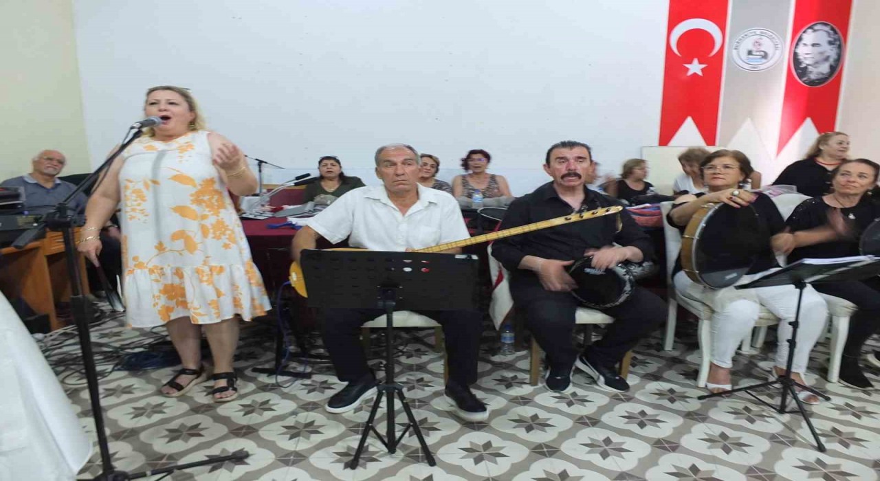 Balıkesirde, Edremitli amatörler Burhaniyelileri coşturdu