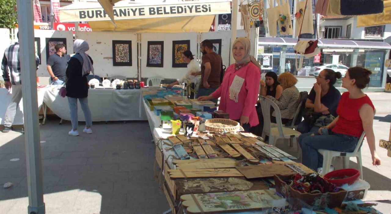 Balıkesirde özel öğrencilerin göz nuru eserleri görücüye çıktı