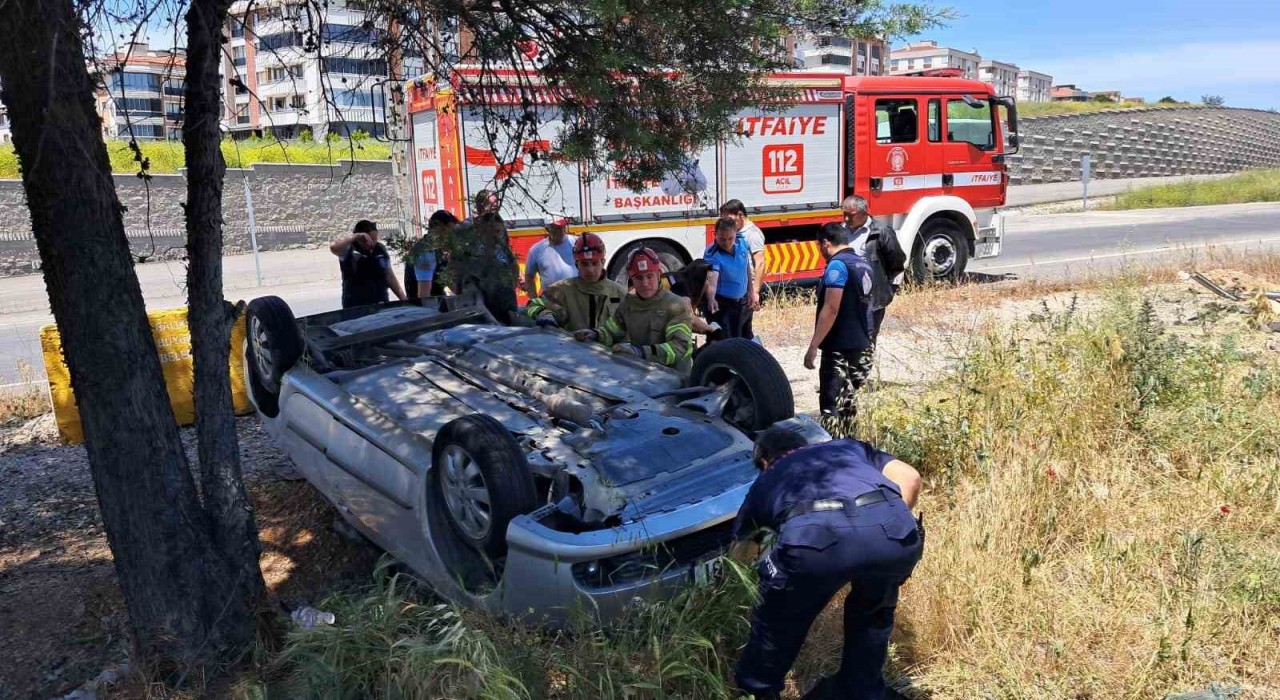 Balıkesirde takla atan araçta ki 2 şahıs yaralandı