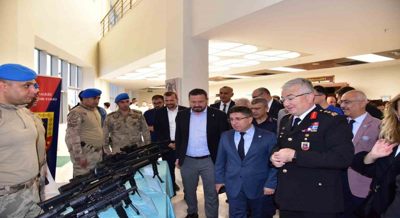 Balıkesirde Ulusal Savunma ve Teknoloji zirvesi düzenlendi