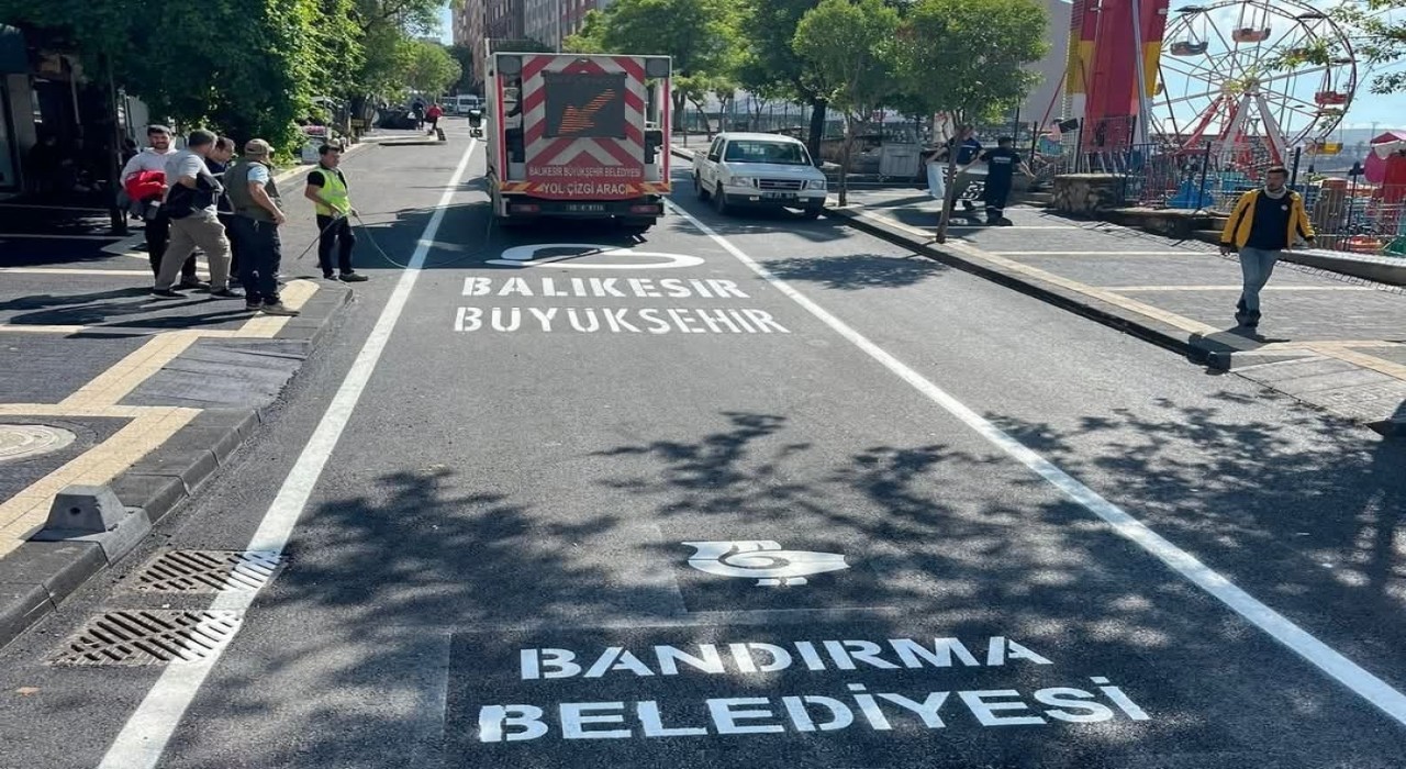 Bandırmada Mehmetçik Caddesi yenilendi