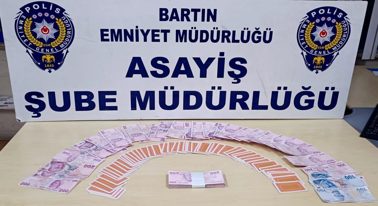 Bartında kumar baskını