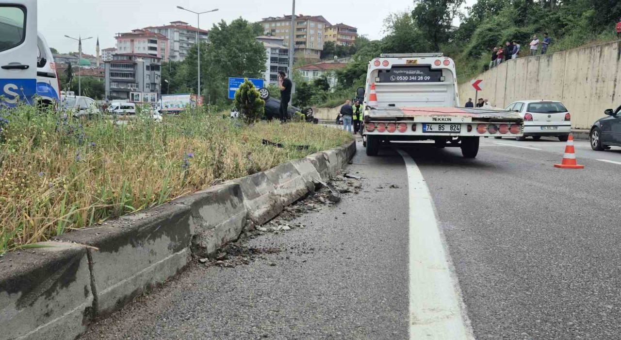 Bartında otomobil takla attı: 1 yaralı