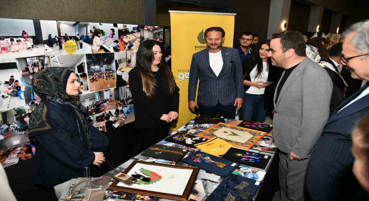 Başiskelede el emeği göz nuru eserler görücüye çıktı