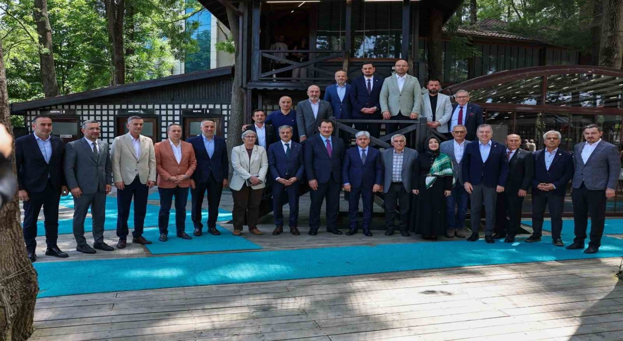 Başkan Alemdar: Sakarya şehrin takımını hak ettiği yerlere taşıyacak güce de kabiliyete de sahiptir