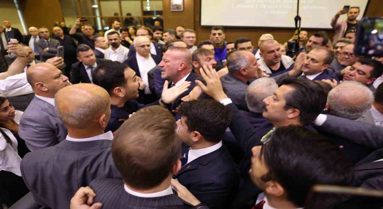 Başkan Bozbeyden Büyükşehir Meclisindeki tartışmalara kınama