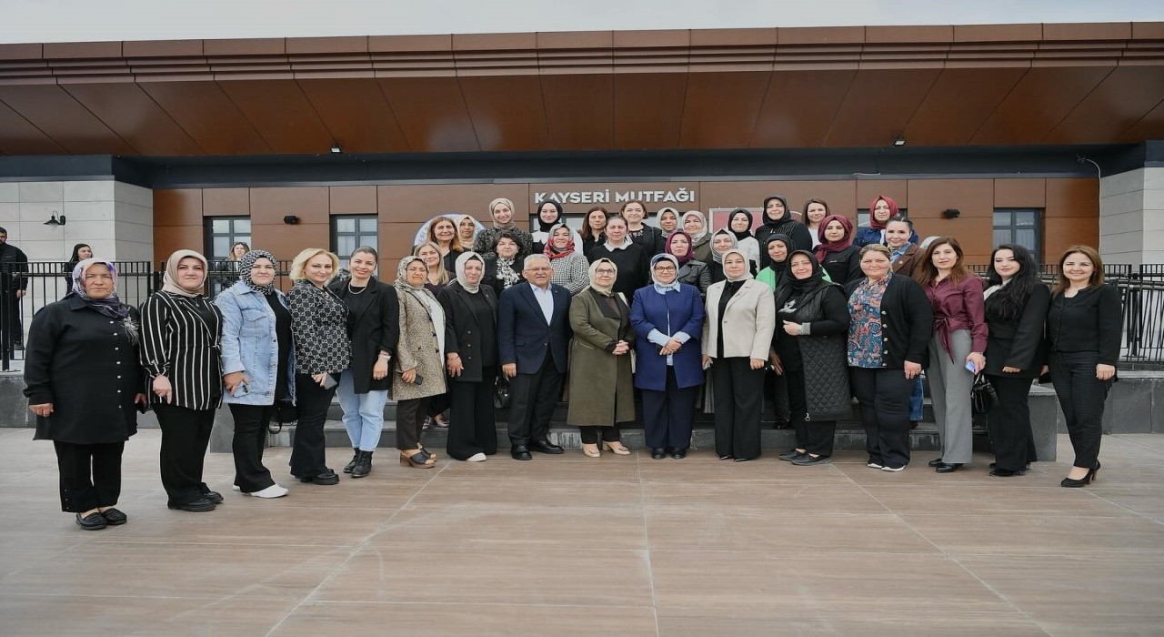 Başkan Büyükkılıç, kadınlarla Kayseri Mutfağında buluştu