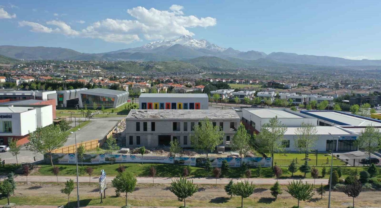 Başkan Büyükkılıçtan Alzheimera özel sağlık yatırımı: İnşaatta son aşamaya gelindi