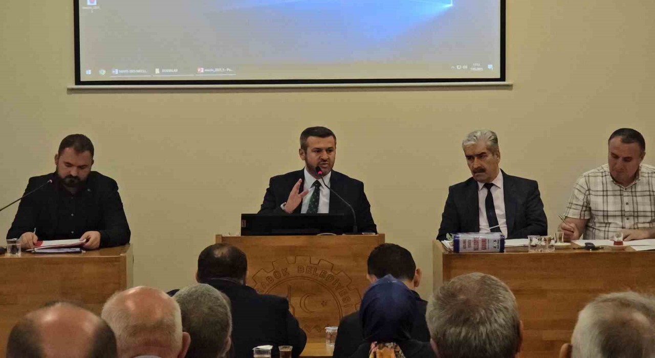 Başkan Çetinkaya emekli kartları ve gündemdeki iddialara mecliste cevap verdi