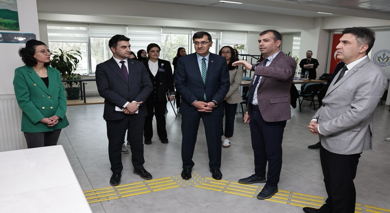 Başkan Eyüp Kahveciden KSBÜ Engelsiz Yaşam Merkezine destek ziyareti