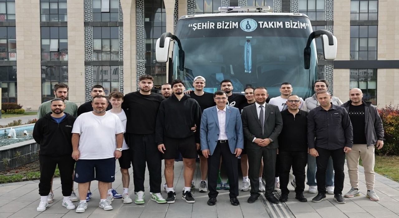 Başkan Eyüp Kahveciden Kütahya Belediyespor Basketbol Takımına moral ve destek