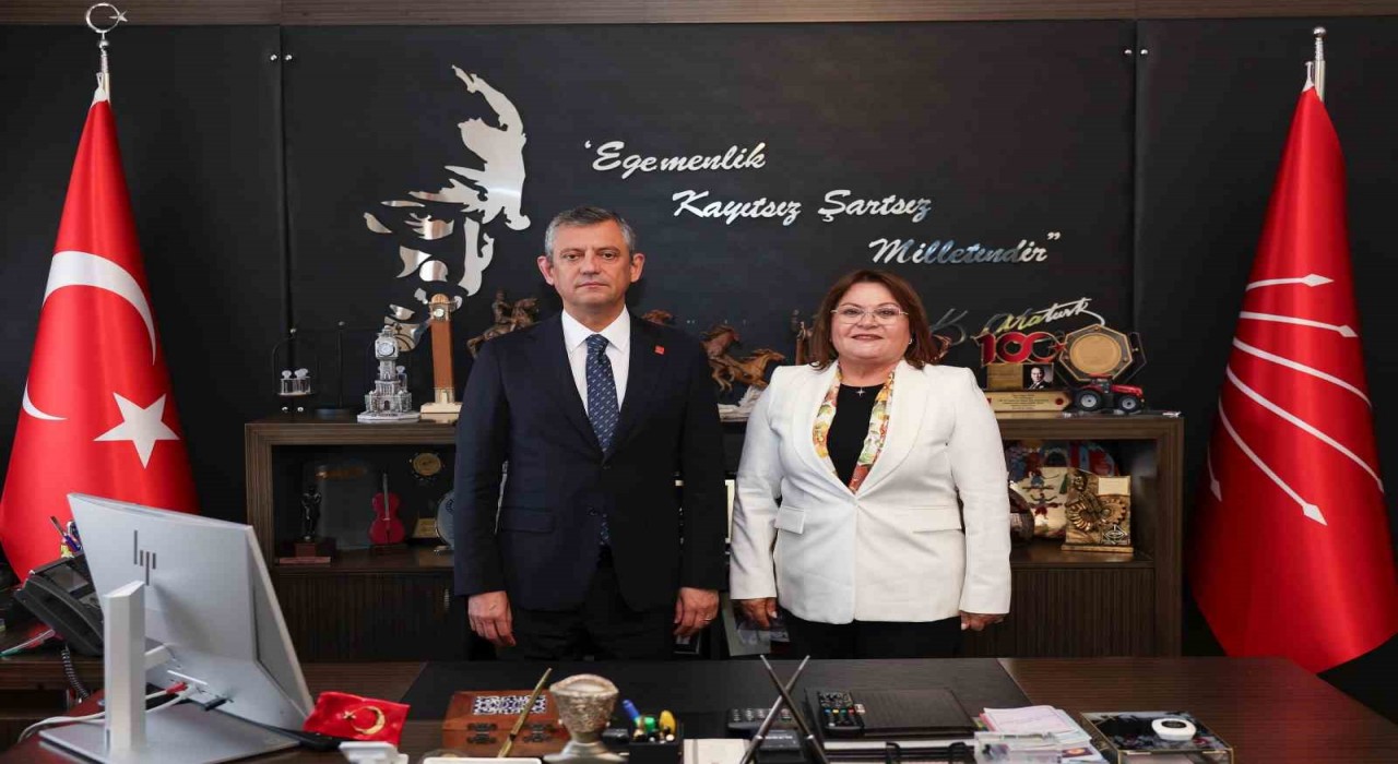 Başkan Gençaydan CHP Genel Başkanı Özel ile görüştü