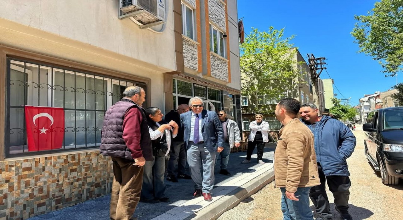 Başkan Mirza, Çınarlı Mahallesindeki yol ve kaldırım çalışmalarını inceledi