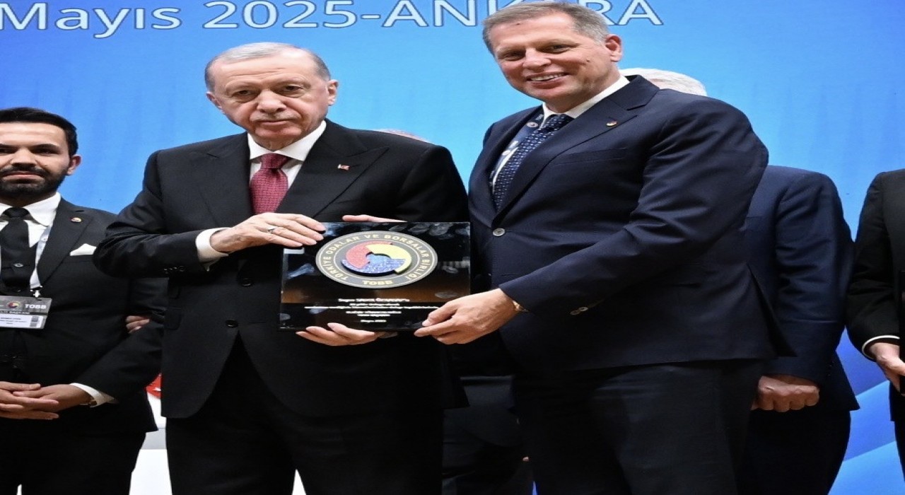 Başkan Özkasap ‘Hizmet Şeref Belgesini Cumhurbaşkanı Erdoğanın elinden aldı