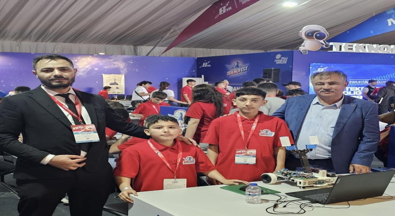 Başkan Pütün, Beyağaçlı öğrencileri KKTC TEKNOFESTte yalnız bırakmadı