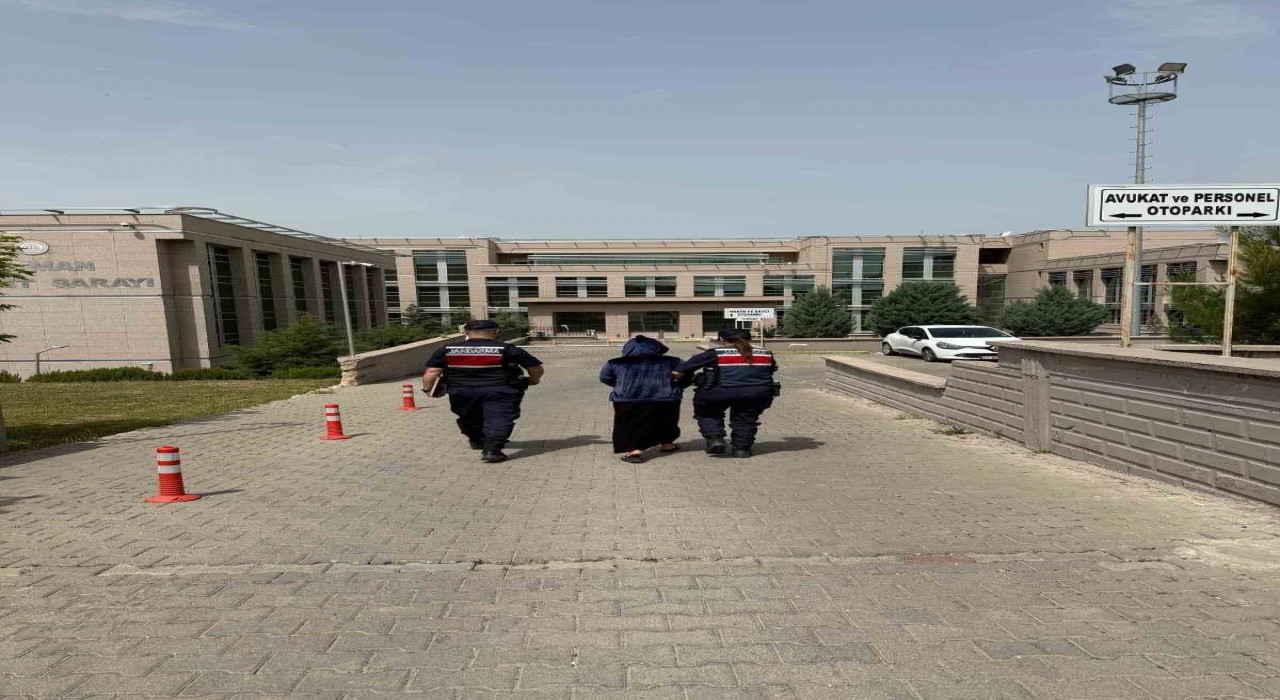 Batmanda 30 suçtan aranan kadın yakalandı