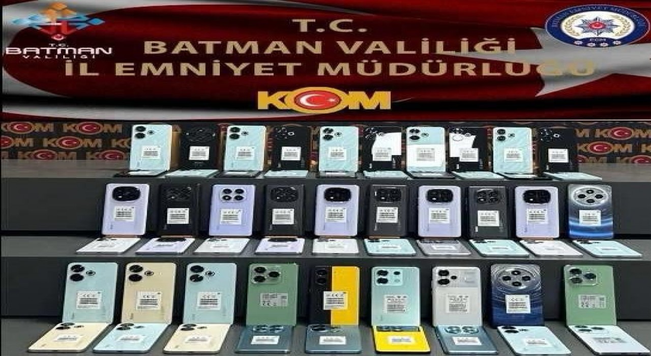 Batmanda takibe alınan otomobilde kaçak telefonlar ele geçirildi