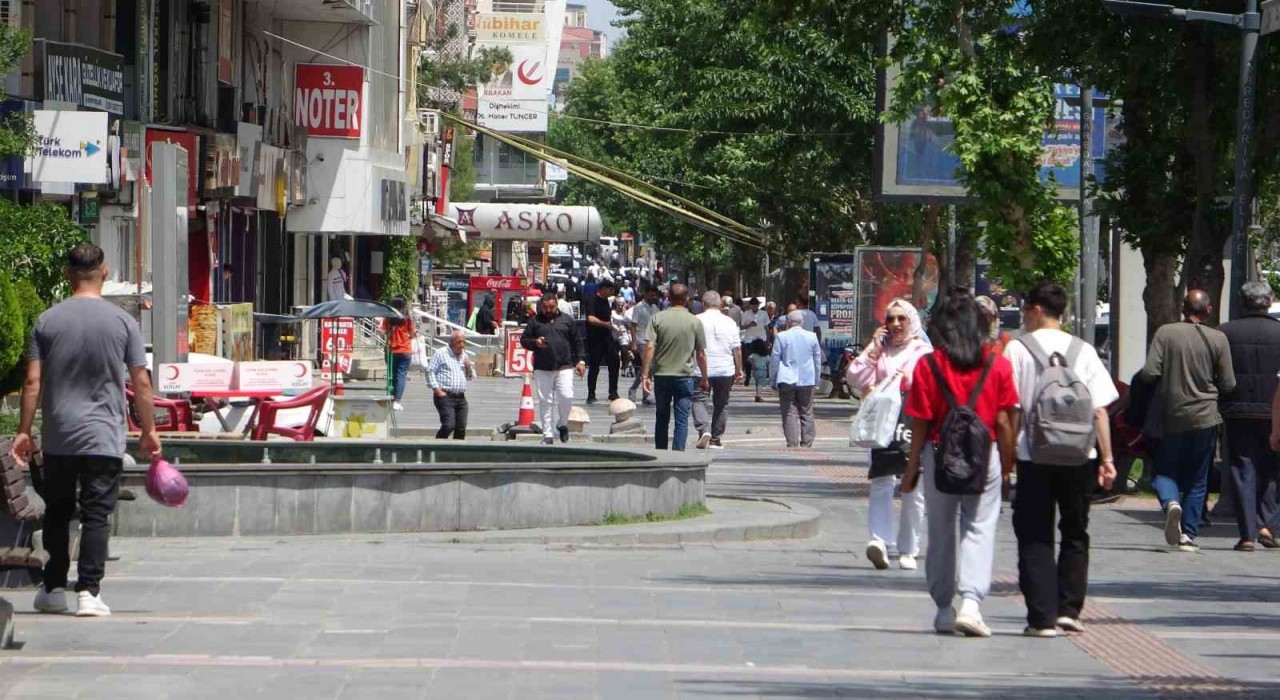 Batmanda terör örgütü PKKnın fesih kararına destek