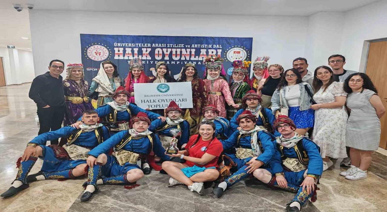 BAÜN Halk Oyunları ekibi Türkiye ikincisi