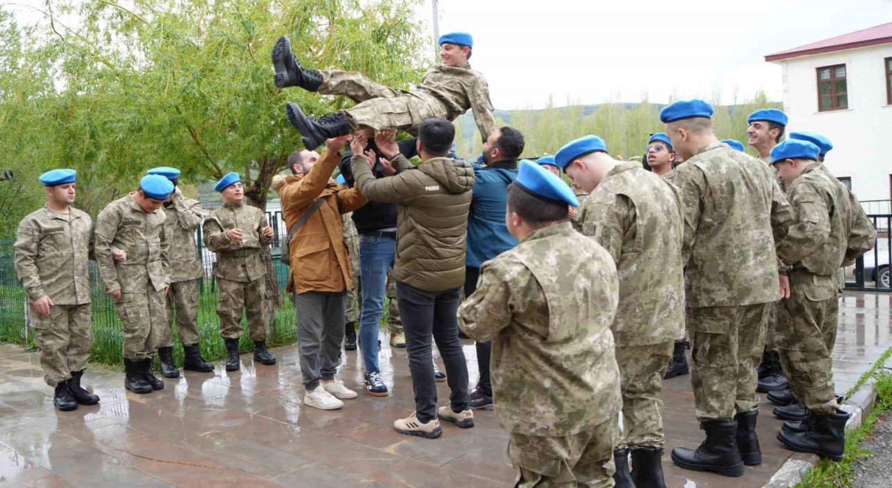 Bayburtta 44 engelli birey bir günlüğüne asker oldu