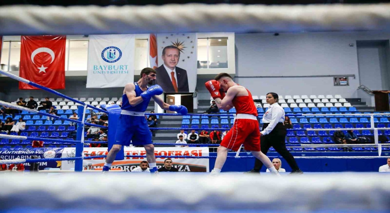 Bayburtta Boks Turnuvası düzenlendi