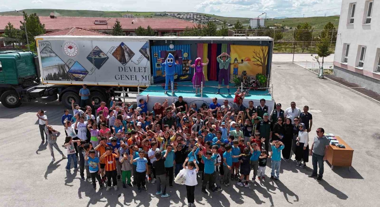 Bayburtta çocuklara suyun önemi tiyatroyla anlatıldı