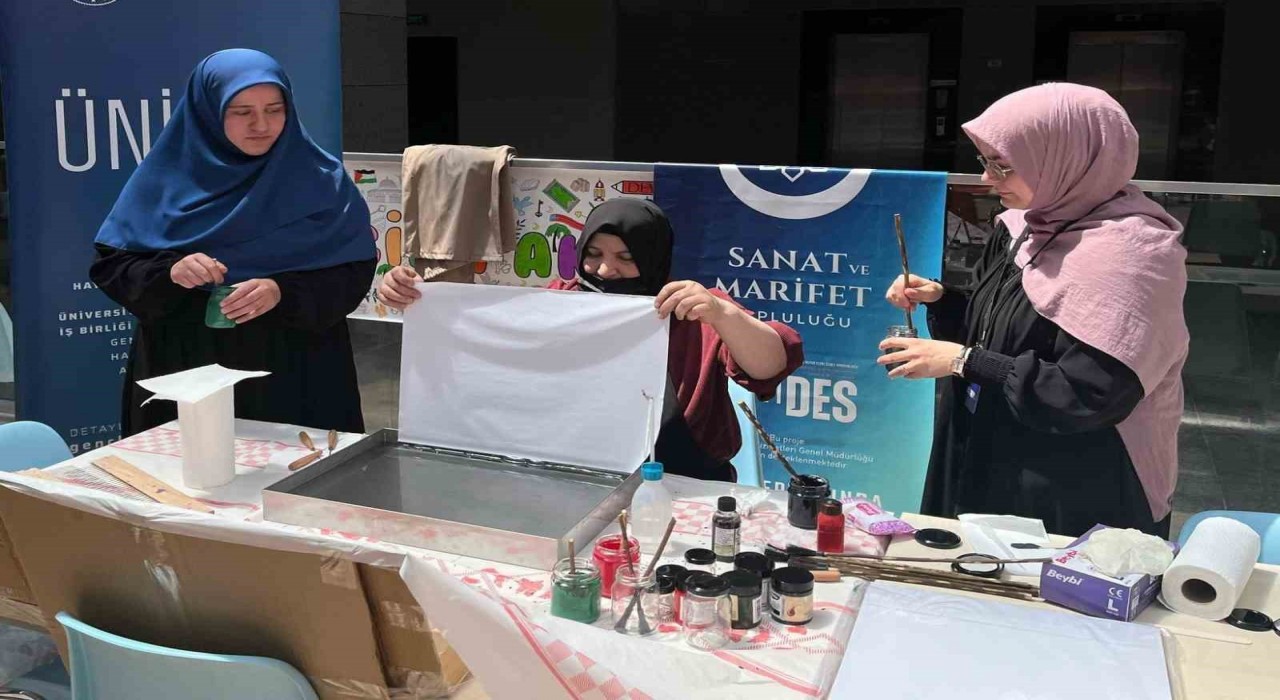 Bayburtta Geleneksel Türk Ebru Sanatı etkinliği yapıldı