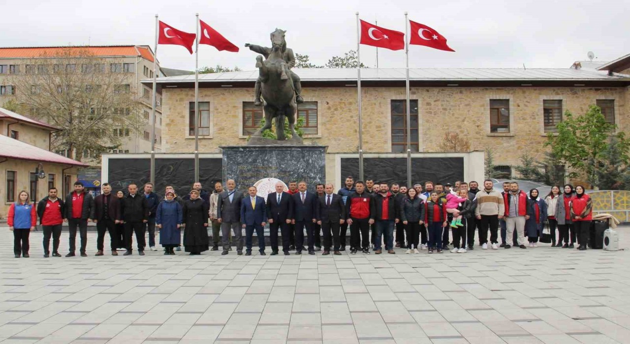 Bayburtta Gençlik Haftası etkinliklerinin açılışı yapıldı