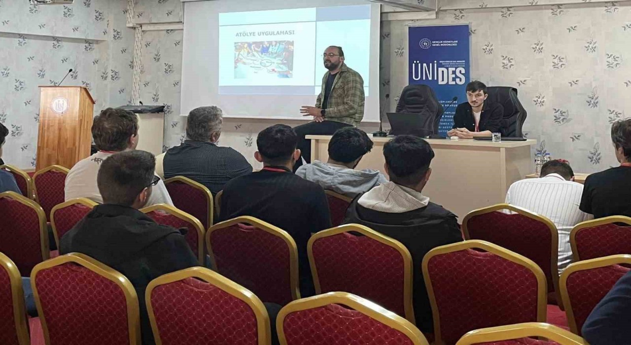 Bayburtta iş hayatına ilk adım projesi kapsamında seminer düzenlendi