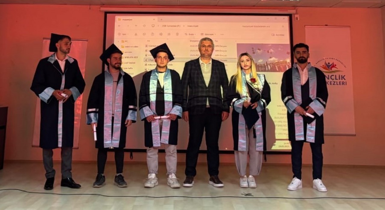 Bayburtta meslek öğrenen öğrenciler mezuniyet heyecanı yaşadı