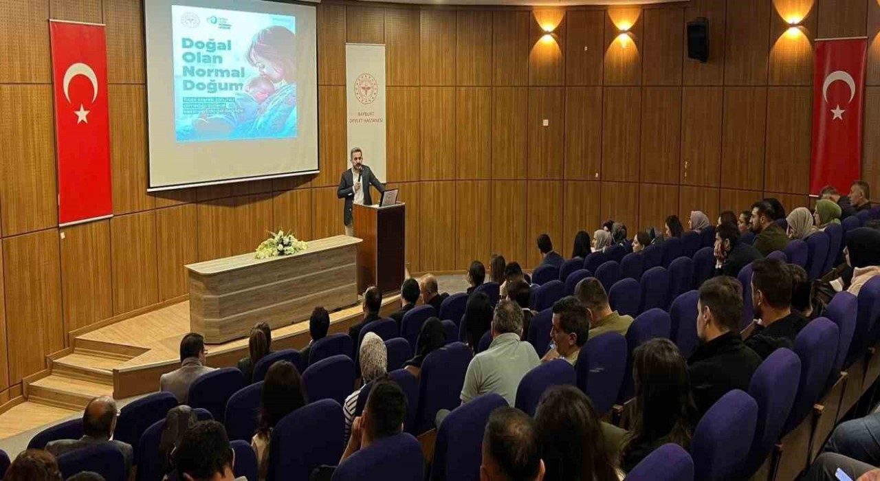 Bayburtta Normal Doğum Eylem Planı kapsamında ebelere eğitimler veriliyor