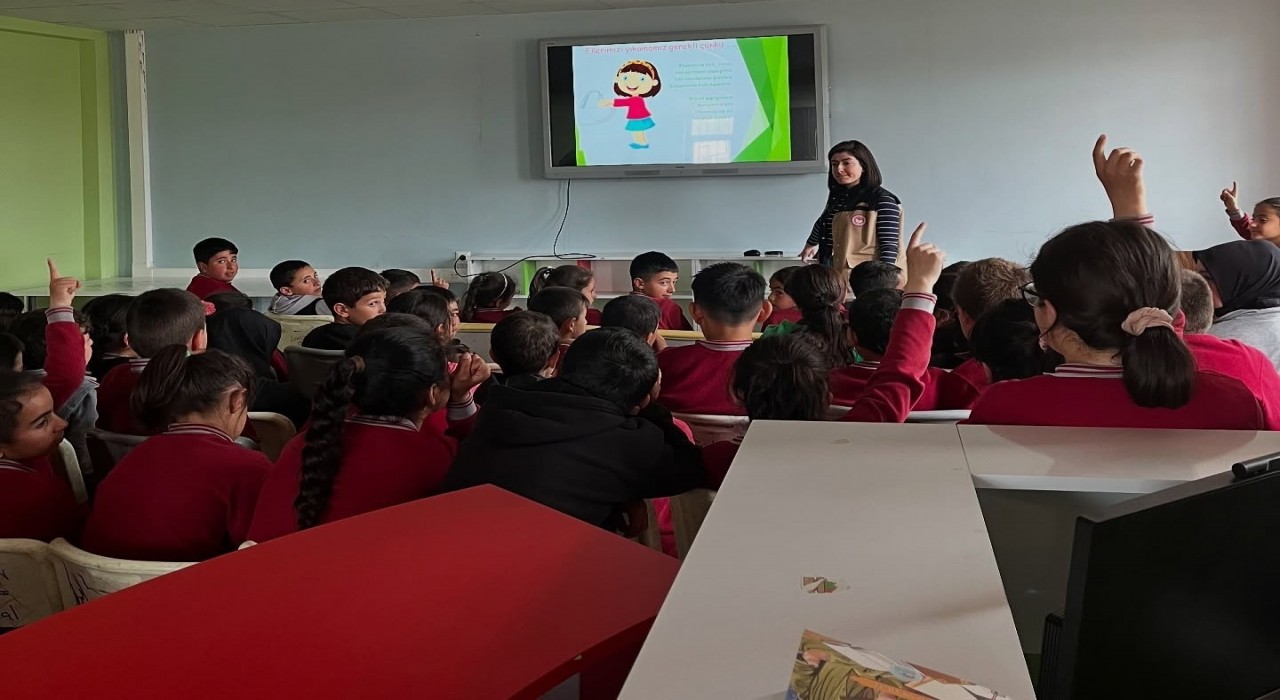 Bayburtta öğrenciler güvenilir gıda konusunda bilgilendirilmeye devam ediyor