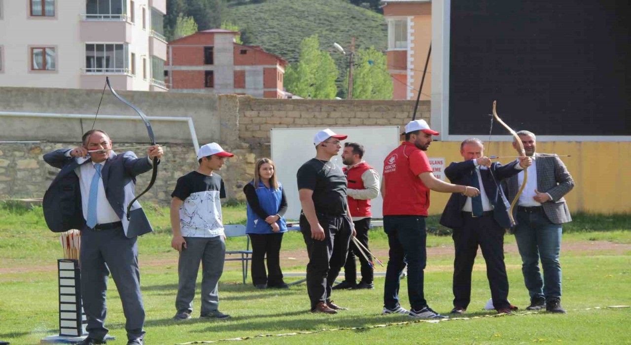 Bayburtta Okçuluk Turnuvası düzenlendi