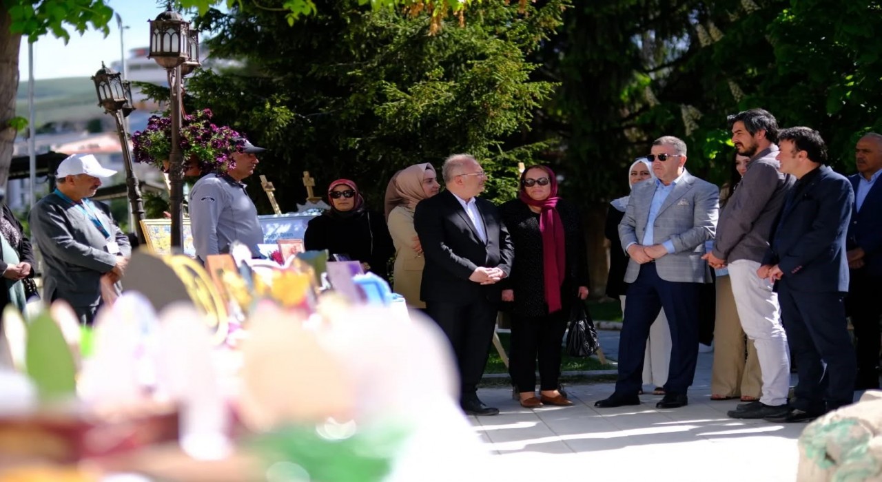 Bayburtta ‘Şizofreni Günü dolayısıyla sergi açıldı