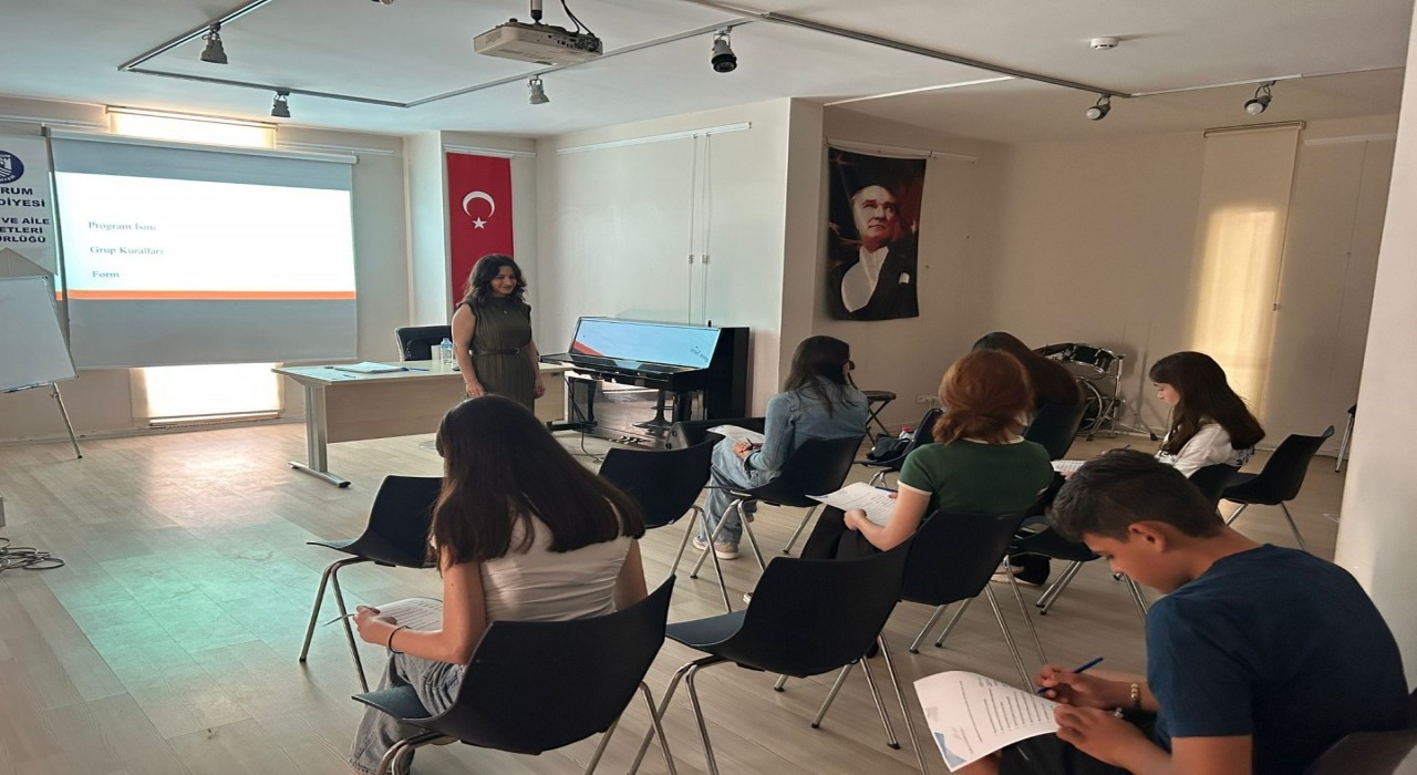 Belediyenin Psikoeğitim Seminerleri liseler ile devam etti