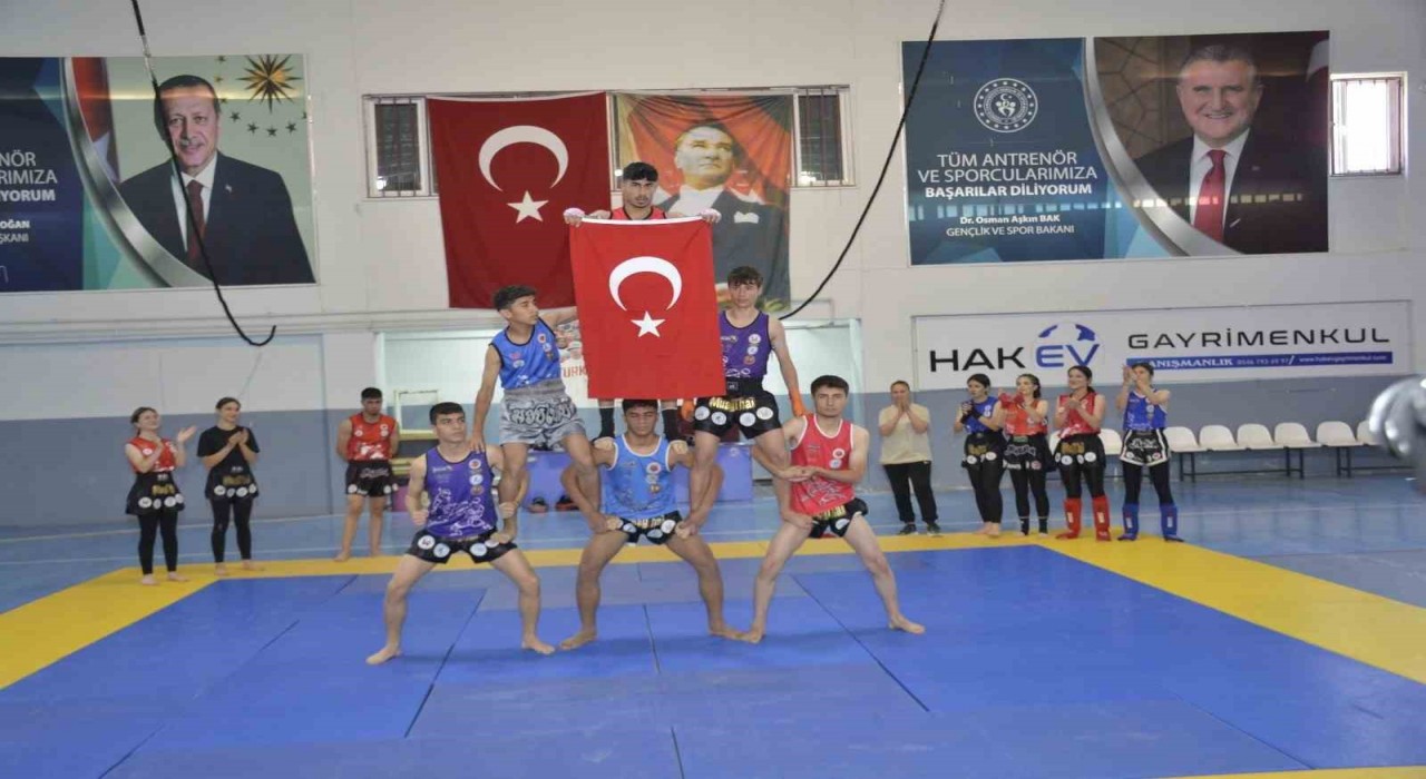 Besnide 19 Mayıs coşkusu