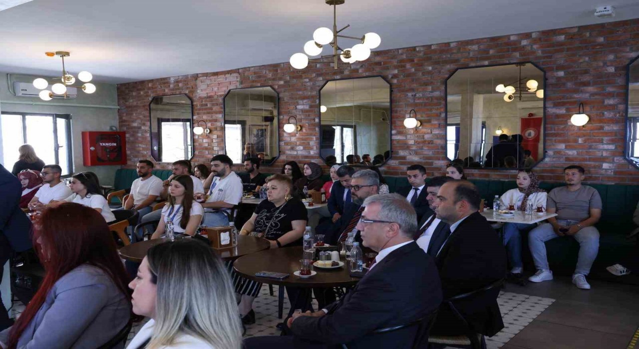 BEUN Bilim İletişimi Ofisinin Hazırladığı 5 Soru-5 Cevap Bilim Söyleşileri Programı Finansal Okuryazarlık alt başlığıyla gerçekleştirildi