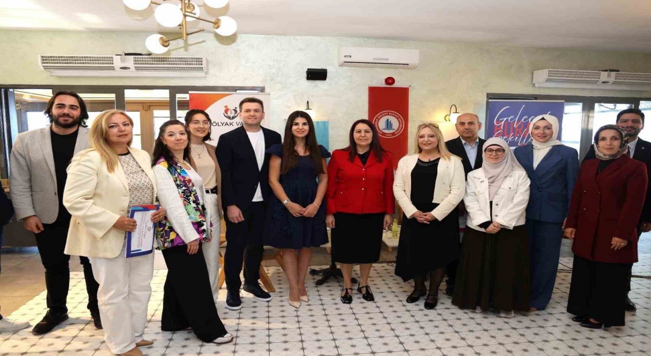 BEUNda 5 Soru-5 Cevap Bilim Söyleşileri Programı Çölyakla Yaşam alt başlığıyla gerçekleştirildi