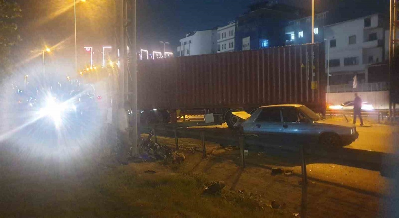 Beylikdüzünde kontrolden çıkan tır ortalığı birbirine kattı: 1 ölü, 2 yaralı