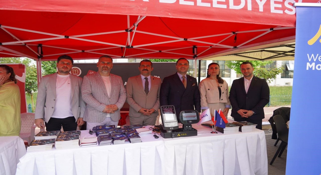 Bilecik Belediye Başkan Yardımcıları Bilim ve Kültür Şenliğinde öğrencilerle buluştu