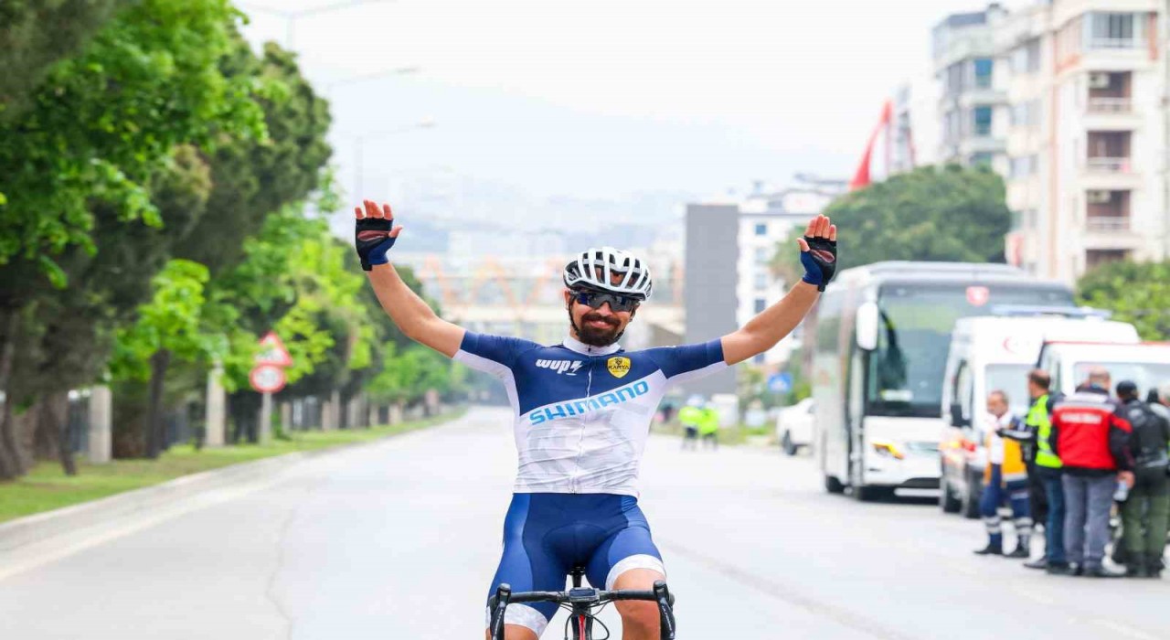 Bilecikli bisiklet sporcusu Mert Hüner Samsundaki yarışta 3üncü oldu