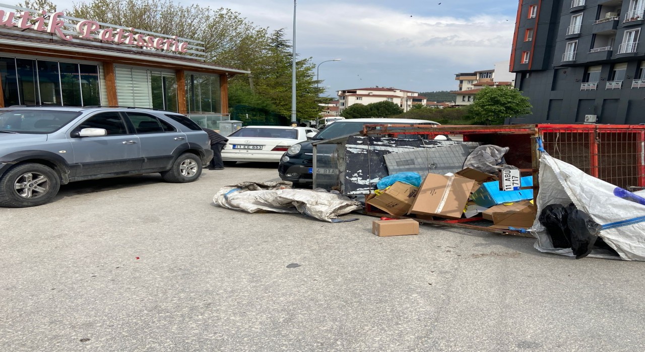 Bilecikte seyir halinde devrilen motosiklet sürücüsü yaralandı