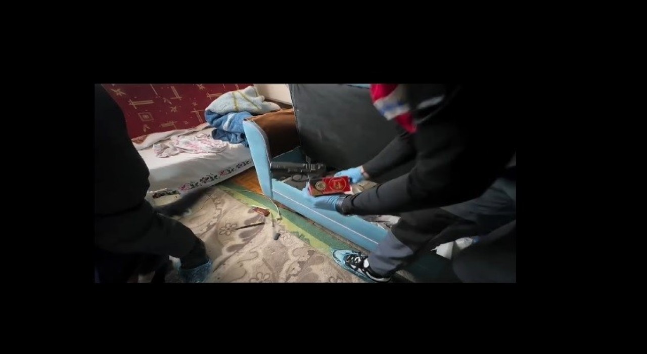 Bilecikte silah kaçakçılığı yapan şahısların evinden adeta cephanelik çıktı