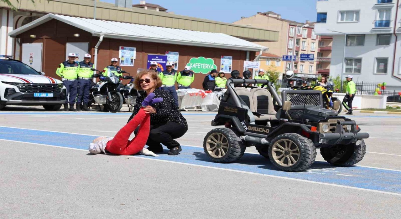 Bilecikte Trafik ve İlk Yardım Haftası kutlandı
