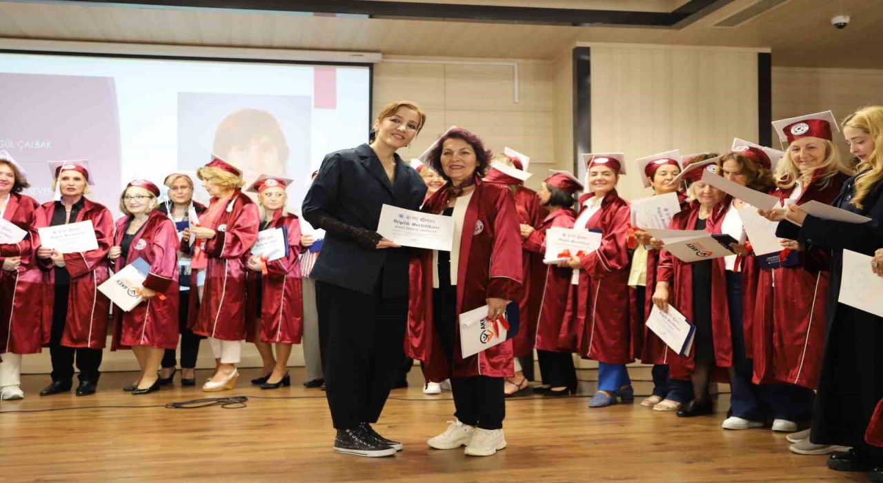 Bilgelik Programında ikinci bahar: 60 yaş üstü mezunların gurur günü