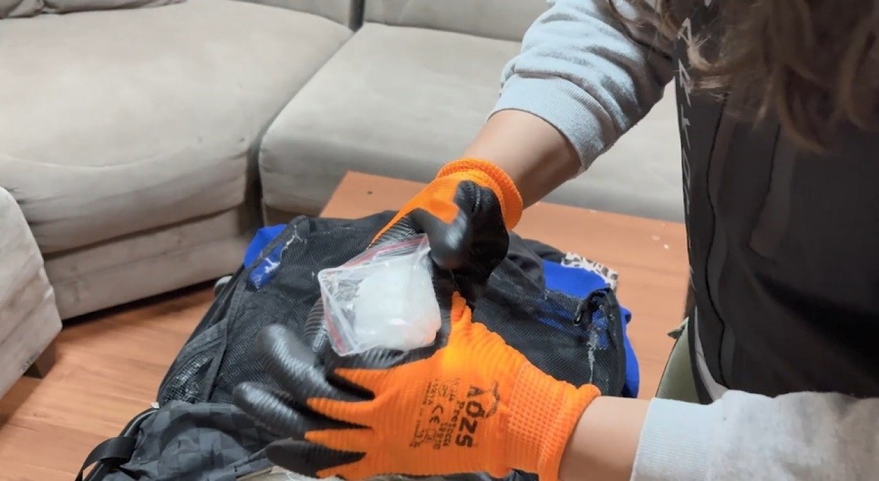 Bitliste 3 kilo 700 gram metamfetamin ele geçirildi