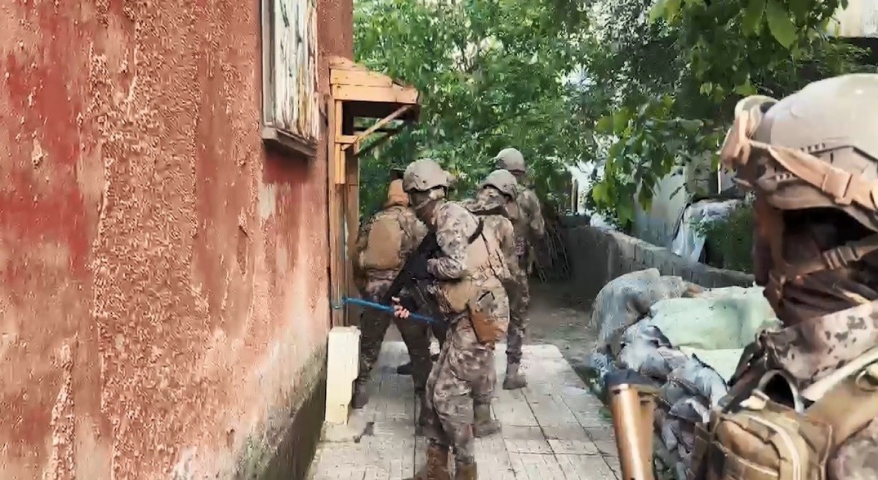 Bitliste 6 uyuşturucu satıcısı tutuklandı