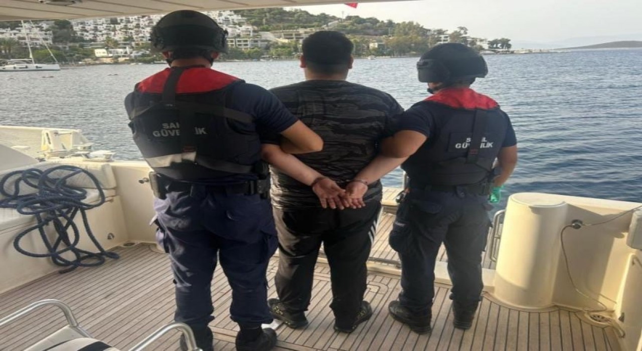 Bodrumda lüks yatla kaçmaya çalışırken yakalandı