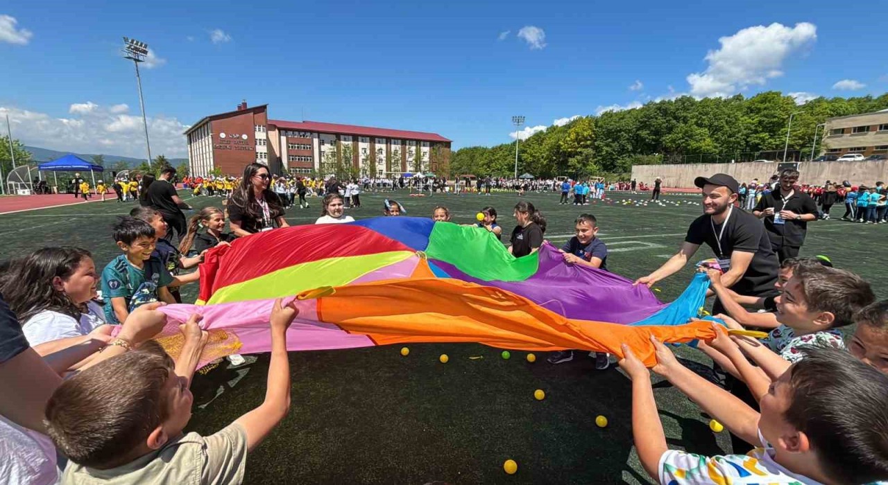 Boluda 850 minik öğrenci hem eğlendi hem de öğrendi