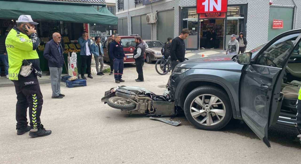 Boluda cip ile motosiklet çarpıştı: 1 yaralı